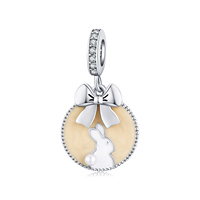 Breloque lapin plaqué argent avec perle d'imitation et nœud en cristal pour femme, pendentif mignon en alliage, cadeau
