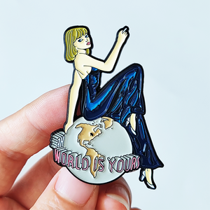 Nouvelle conception, magnifique épinglette sexy en forme de personnage de dessin animé, avec <span class=keywords><strong>phrase</strong></span> motivante originale, pour veste en jean, sac à dos, personnalisable - Product Image 1