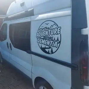 Calcomanías Personalizadas para Ventanas de Automóviles y Camionetas, Resistentes a la Intemperie, Calcomanías de Vinilo para Exteriores, Calcomanías para Parabrisas, Calcomanías de Vinilo Transferibles - Product Image 1