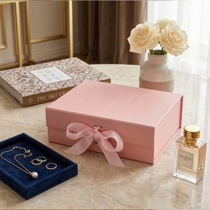 Cajas de Regalo Plegables Magnéticas de Lujo Personalizadas, Papel Recubierto con Laminado Mate, Protección UV, Reciclables, con Relieve - Product Image 1