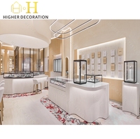 Vitrine de présentation de montres haut de gamme en bois chaleureux, style minimaliste, avec écran LCD numérique pour montres