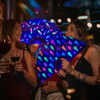 Nouveauté Ventilateur à main pliable UV personnalisé promotionnel Ventilateurs de DJ pour les soirées en boîte de nuit Artisanat en bambou
