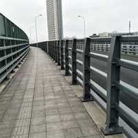 Barrière de sécurité routière anti-collision en métal sur mesure pour la protection des routes