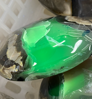 Cristal fluorescent UV poli de pierre de palmier d'agate volcanique naturelle de qualité supérieure pour la guérison Reiki Feng Shui et la décoration intérieure