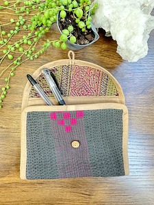 กระเป๋าใส่เหรียญทำจากผ้าฝ้าย Kantha แบบพับสามทบกระเป๋าใส่เหรียญสีดำเป็นมิตรต่อสิ่งแวดล้อมทนทานทนทานแบบยั่งยืนของขวัญกระเป๋าสตางค์วินเทจ - Product Image 4