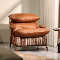 Fauteuil d'appoint moderne rembourré avec structure en bois pour salon et coin détente
