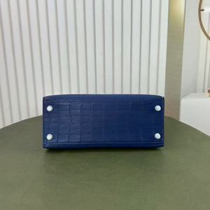 Bolso Tote de Piel de <span class=keywords><strong>Cocodrilo</strong></span> Hecho a Mano de Alta Gama para Damas, Bordado y Remachado con Forro de Cuero Genuino - Product Image 4