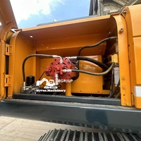 Excavatrice sur chenilles Hyundai Robex 330LC - 9S de 33 tonnes d'occasion, robuste, avec godet pour travaux en carrière
