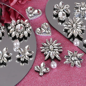 QIAO cristal Rhinestone costura o <span class=keywords><strong>pegamento</strong></span> en <span class=keywords><strong>parches</strong></span> apliques <span class=keywords><strong>para</strong></span> <span class=keywords><strong>ropa</strong></span> bolsa de zapatos accesorios adhesivos <span class=keywords><strong>para</strong></span> <span class=keywords><strong>ropa</strong></span> - Product Image 1