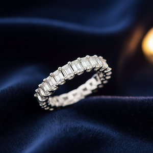 Anello in oro bianco e rame con diamanti naturali taglio smeraldo colore D, classico anello di fidanzamento da donna F444 - Product Image 2