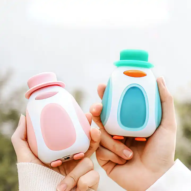 2023 Winter Christmas Gift Portable Rechargeable Mini Cartoon Hand Warmer Fast Charging 6000mAh Power Bank