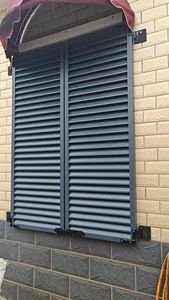 Volets métalliques <span class=keywords><strong>à</strong></span> lamelles ouvertes, volets extérieurs <span class=keywords><strong>à</strong></span> lamelles <span class=keywords><strong>orientables</strong></span>, volets extérieurs <span class=keywords><strong>à</strong></span> lamelles en alliage d'aluminium avec matériel de fixation murale - Product Image 4