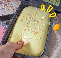 Jouet Squishy Gâteau Parfumé Réaliste avec Expression Mignonne, Jouet Sensoriel Doux à Presser, Cadeau Anti-Stress pour Enfants et Adultes, Vente en Gros