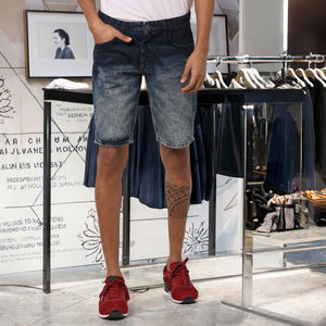 กางเกงยีนส์ขาสั้นผู้ชายแฟชั่นฤดูร้อนแบบใหม่สั่งทำพิเศษ เอวกลาง ผ้าทอ 100% คอตตอน แห้งเร็ว เป็นมิตรกับสิ่งแวดล้อม - Product Image 3