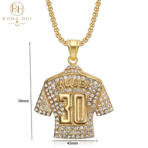 Collier pendentif <span class=keywords><strong>de</strong></span> maillot <span class=keywords><strong>de</strong></span> <span class=keywords><strong>football</strong></span> n ° 30 <span class=keywords><strong>de</strong></span> RH HIPHOP avec incrustation <span class=keywords><strong>de</strong></span> diamants en acier inoxydable plaqué or 18 carats Bijoux <span class=keywords><strong>de</strong></span> mode pour enfants - Product Image 2