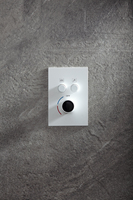 Ensemble de douche thermostatique mural blanc moderne avec affichage numérique, mitigeur de pluie et pommeau carré pour salle de bain