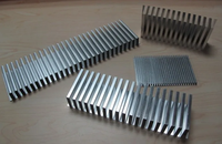 Plaque de refroidissement à eau en alliage d'aluminium avec caloduc, radiateur de 160 mm avec base en cuivre, services de cintrage, découpe et soudage