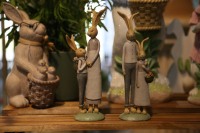 Figurines en résine du Lapin de Pâques, 2 pièces, décorations de printemps, centre de table, ornements de carottes et de fleurs, pour la maison et la ferme