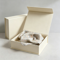 Boîte cadeau de luxe personnalisée, style livre, décorée, avec finition mate et estampage à chaud or, pour bijoux et emballages de boutique