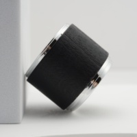 Bouchon de bouteille de parfum en bois personnalisable de haute qualité couvercle à vis en plastique ABS pour pulvérisateur bouchon de parfum noir