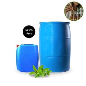 Huile essentielle de basilic sacré (Tulsi), qui est prétendument d'origine indienne, est extraite de l'herbe Ocimum Sanctum par distillation. - Product Image 3