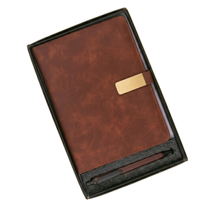 Set de Regalo de Cuaderno de Piel Sintética Marrón Vintage con Hebilla Metálica Dorada, Diario y Bolígrafo en Caja, Suministros Profesionales de Oficina - Product Image 1