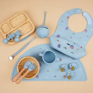 Babadores de bebê, conjunto de pratos de sucção de bambu para crianças, garfo, colheres e copos, utensílios de mesa de silicone para jantar, conjunto de alimentação