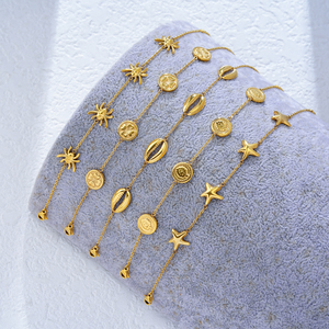 กำไลข้อมือชุบทอง 18K ขายส่ง กำไลข้อมือเปลือกหอยแบบกำหนดเอง กำไลข้อมือสแตนเลส 316L กันน้ำ ไม่หมอง - Product Image 1