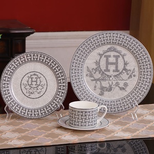 Service de table en céramique et porcelaine, assiettes et tasses, vaisselle de style occidental, vaisselle à steak, en porcelaine fine, coffret cadeau, design minimaliste - Product Image 4