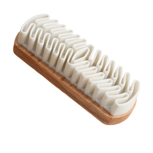 Brosse à chaussures en cuir nubuck avec manche en bois et poils en caoutchouc pour la saleté - Product Image 5