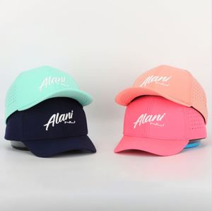 หมวกแก๊ปแบบ Snapback โลโก้ยาง 3 มิติ แบบกำหนดเอง 6 แผง แห้งเร็ว ประสิทธิภาพสูง หมวกเบสบอล สปอร์ต กันน้ำ สำหรับกิจกรรมกลางแจ้ง พร้อมรูระบายอากาศแบบเลเซอร์ - Product Image 3