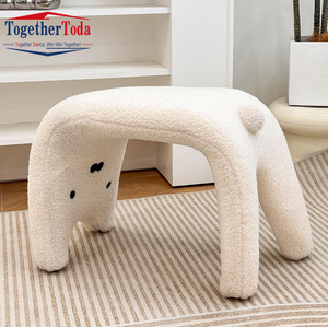 Tabouret à chaussures confortable en forme de chat avec revêtement en polaire doux - Parfait pour les enfants et la décoration intérieure moderne - Product Image 1
