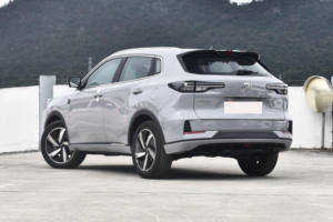 Buen precio Coche usado Changan Auto Changan Qiyuan Q05 Bajo kilometraje Vehículo <span class=keywords><strong>híbrido</strong></span> <span class=keywords><strong>enchufable</strong></span> automotriz de <span class=keywords><strong>segunda</strong></span> <span class=keywords><strong>mano</strong></span> - Product Image 3