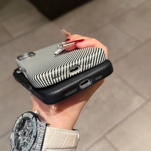 Cho iPhone 16 cộng với PC Gel Matte trường hợp điện thoại, chống sốc TPU PC sợi Carbon cho iPhone 16 15 14 13 12 - Product Image 6