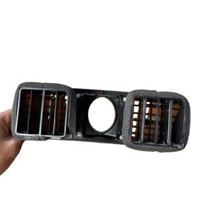 Pour Maserati Quattroporte Pièces de véhicule Pièces automobiles Sortie d'air du climatiseur central de <span class=keywords><strong>la</strong></span> voiture - Product Image 3