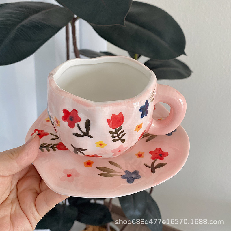 Fondation grande tasse florale et soucoupe