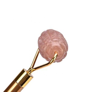 Juego de regalo de masaje facial de <span class=keywords><strong>cuarzo</strong></span> <span class=keywords><strong>rosa</strong></span> personalizado baimei Jade Roller & gua sha <span class=keywords><strong>auténtico</strong></span> <span class=keywords><strong>rodillo</strong></span> de <span class=keywords><strong>cuarzo</strong></span> <span class=keywords><strong>rosa</strong></span> y guasha Set - Product Image 5