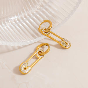 Pendientes de Aro de Acero Inoxidable Estilo Europeo Americano, Diseño de Clip, Color Oro 18K, Joyería con Microincrustaciones - Product Image 3