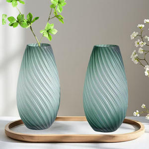 Porte-bougie, porte-cire, mini vase simple, petit vase classique, design de créateur, ornements de table à manger pour mariage, anniversaire, verre transparent - Product Image 2