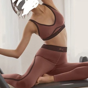 Nouvel ensemble de sport et yoga d'été 2 pièces pour le commerce extérieur : débardeur uni respirant + leggings élastiques ajustés - Product Image 3