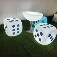 Boîte à lumière LED Tabouret de jardin Extérieur Hôtel Salle à manger Bar Chaise Géant Acrylique Illuminé Dés Cube Sièges pour Chaises et Tables Led