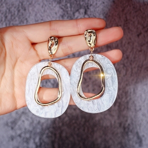 Boho Ragazze Alla Moda <span class=keywords><strong>Oro</strong></span> Irregolare Metallo <span class=keywords><strong>Bianco</strong></span> Della Resina Geometrica Dei Monili di Goccia Ovale Acetato Acrilico <span class=keywords><strong>Orecchini</strong></span> <span class=keywords><strong>Per</strong></span> Le Donne - Product Image 2