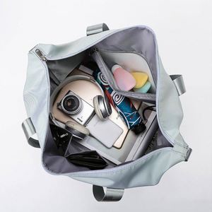 Sac fourre-tout personnalisable grand format, sac de voyage pliable pour femme, portable pour courtes distances, grande capacité, compartiments sec et humide, sac à bandoulière pour femme - Product Image 5