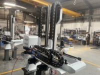 Robot manipulateur servo à cinq axes haute vitesse Xiangwei XWV-900PR IP67 220V pour injection plastique, état neuf, pour applications industrielles de préhension et de placement