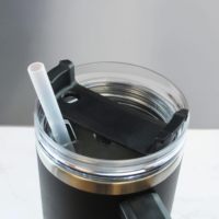 Tasses d'extérieur Tasse thermos à café de voyage Tasse en acier inoxydable 40oz Gobelet de voyage isolé avec poignée et couvercle Design moderne