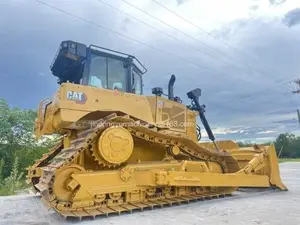 This Japan original Used Caterpillar D6 crawler bulldozer is a great deal for those looking for a dozer