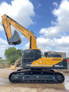 Excavatrice sur chenilles Hyundai 305LC-9 d'occasion 30t, ainsi que des excavatrices lourdes sur chenilles Hyundai d'occasion 150, 210, 215, 220, 225, 305t à vendre - Product Image 3