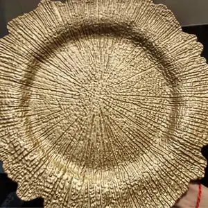 Hot sale 13'' wedding plate gold plastic for event Cheap price disposable reef charger plate