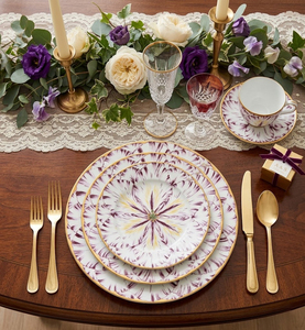 <span class=keywords><strong>Service</strong></span> de vaisselle <span class=keywords><strong>en</strong></span> <span class=keywords><strong>porcelaine</strong></span> élégant à motif floral, bordure dorée, assiettes <span class=keywords><strong>en</strong></span> céramique pour restaurants et services de traiteur haut de gamme - Product Image 1