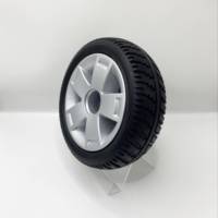 Roue en mousse PU pleine silencieuse anti-crevaison sans air de 9x3 pouces moulée par rotation pour fauteuil roulant électrique